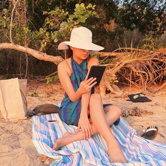 Meet your Posher 😍 - Picture 2 of 2